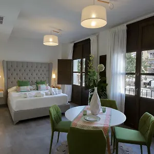 https://apartamentos-el-marques.1costadelsol.com